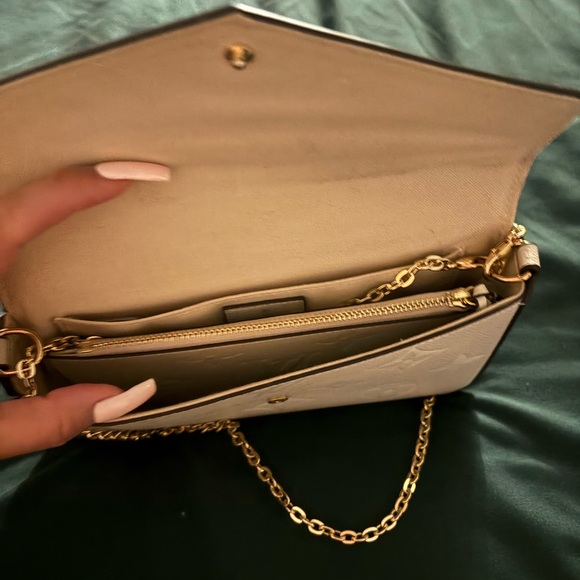 Louis Vuitton Gray Silver Mini Bag with Elegant Design - Picture 3 of 7